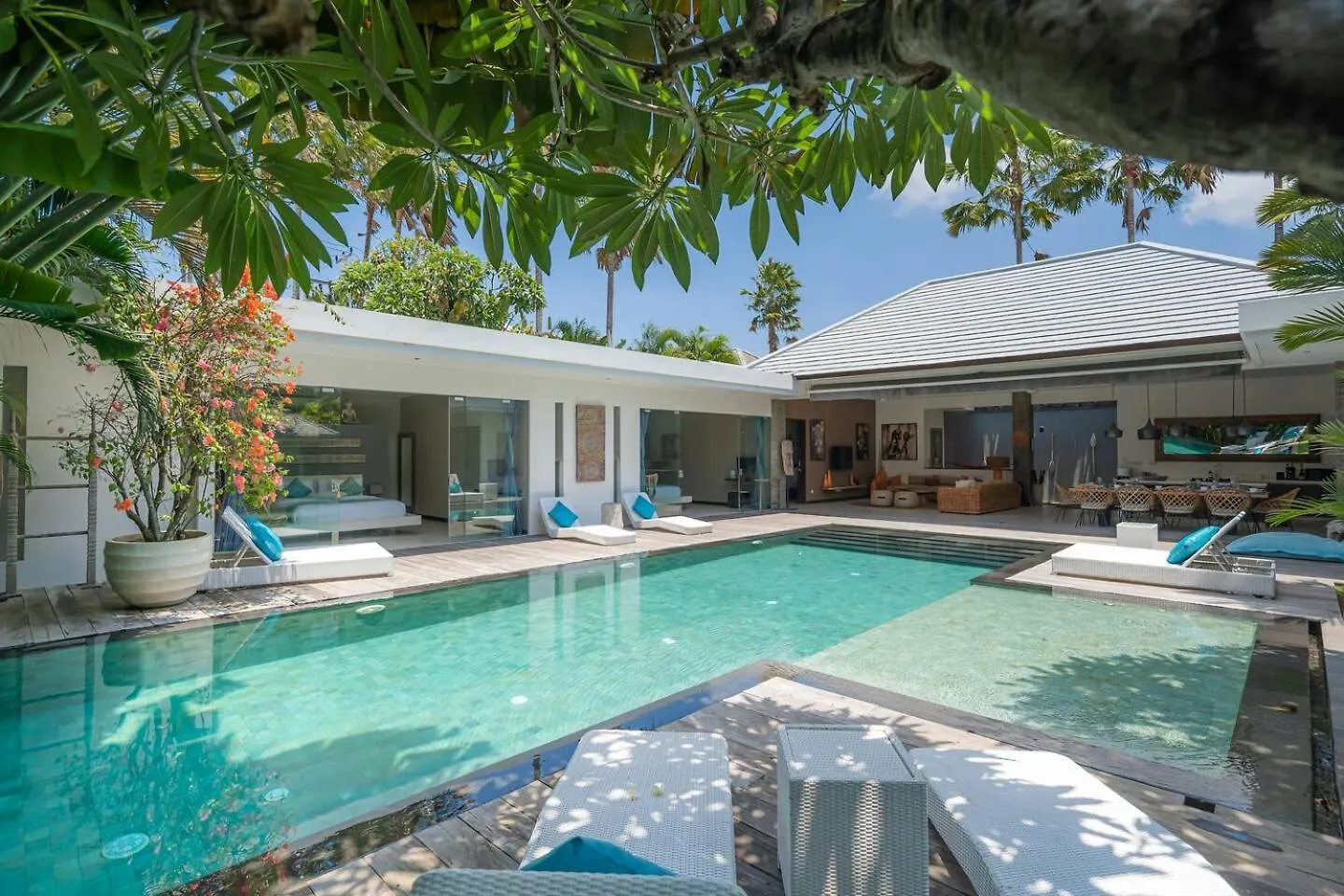 4 Bedroom Villa With Pool, Central Location Seminyak