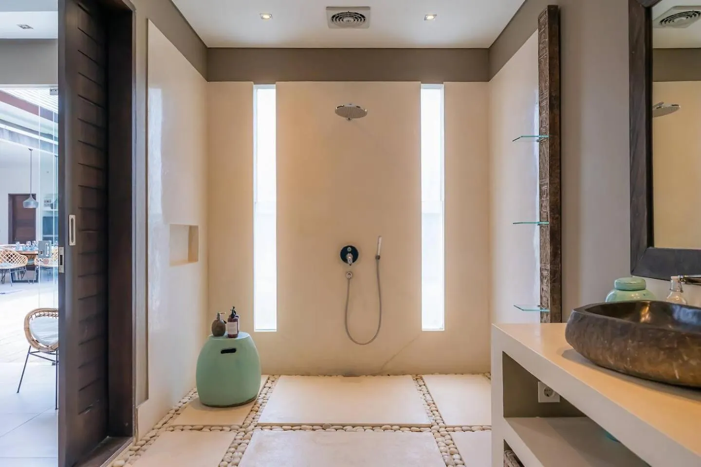 4 Bedroom Villa With Pool, Central Location Seminyak  Seminyak (Bali)
