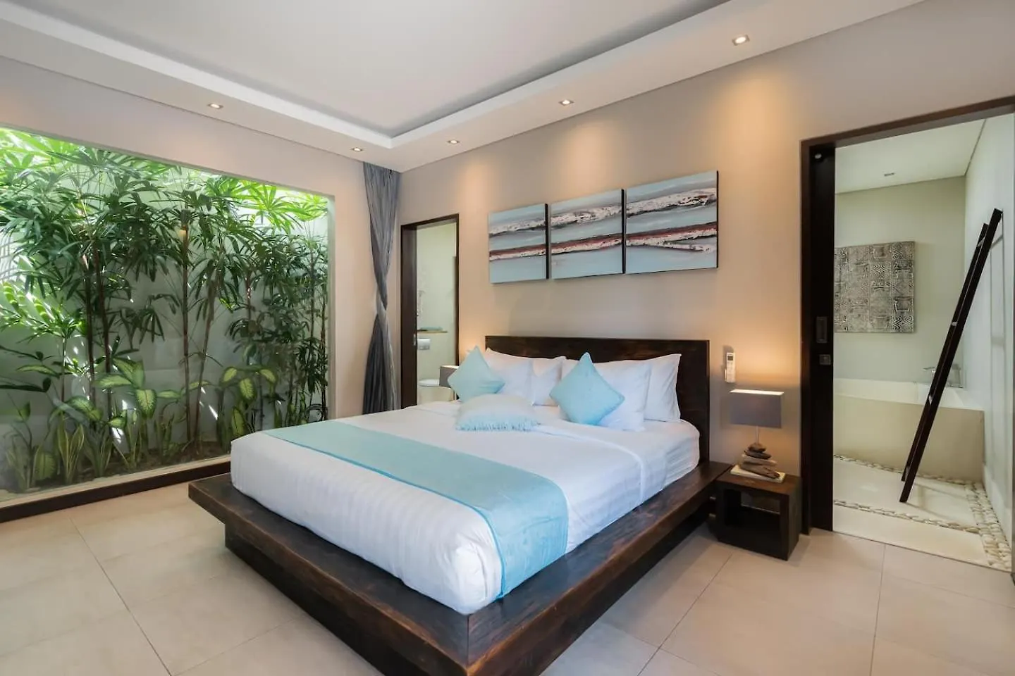 4 Bedroom Villa With Pool, Central Location Seminyak 0*, Seminyak (Bali)