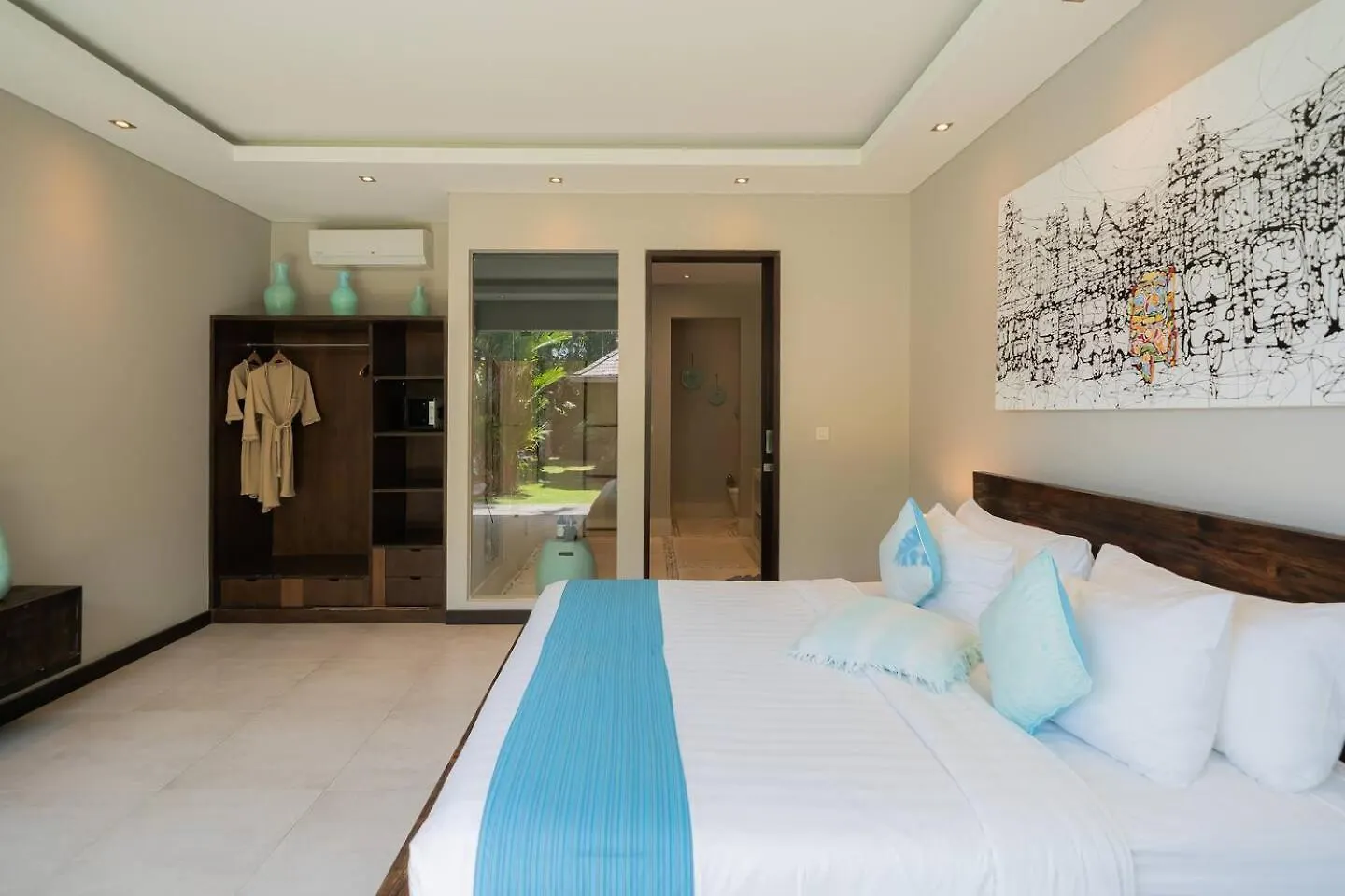 4 Bedroom Villa With Pool, Central Location Seminyak