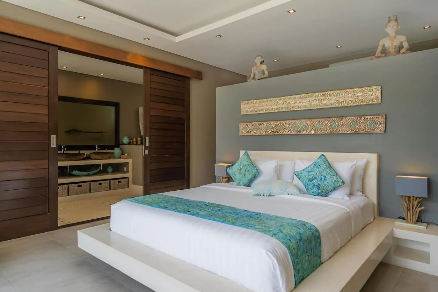 4 Bedroom Villa With Pool, Central Location Seminyak  Seminyak (Bali)