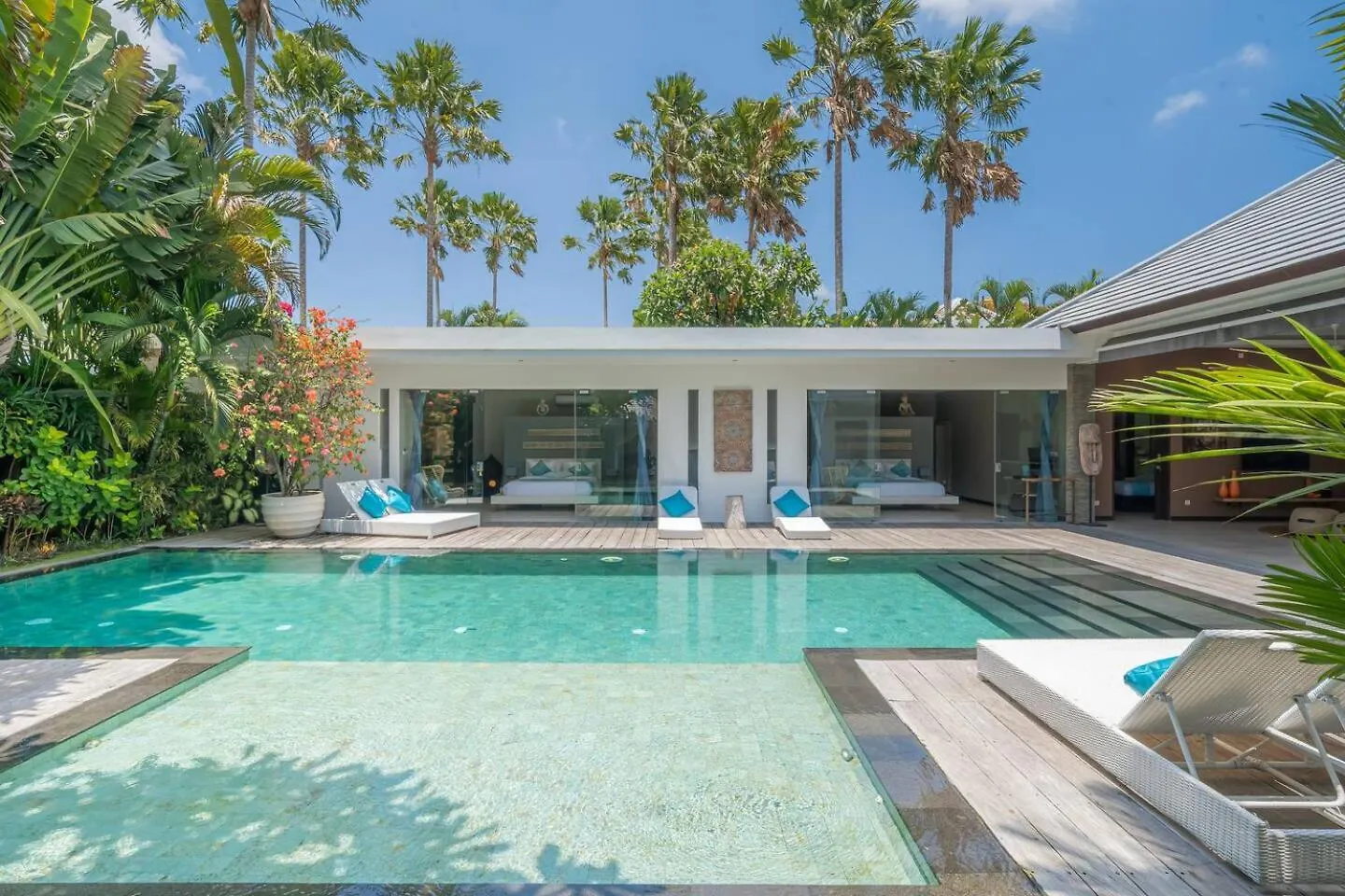 4 Bedroom Villa With Pool, Central Location Seminyak