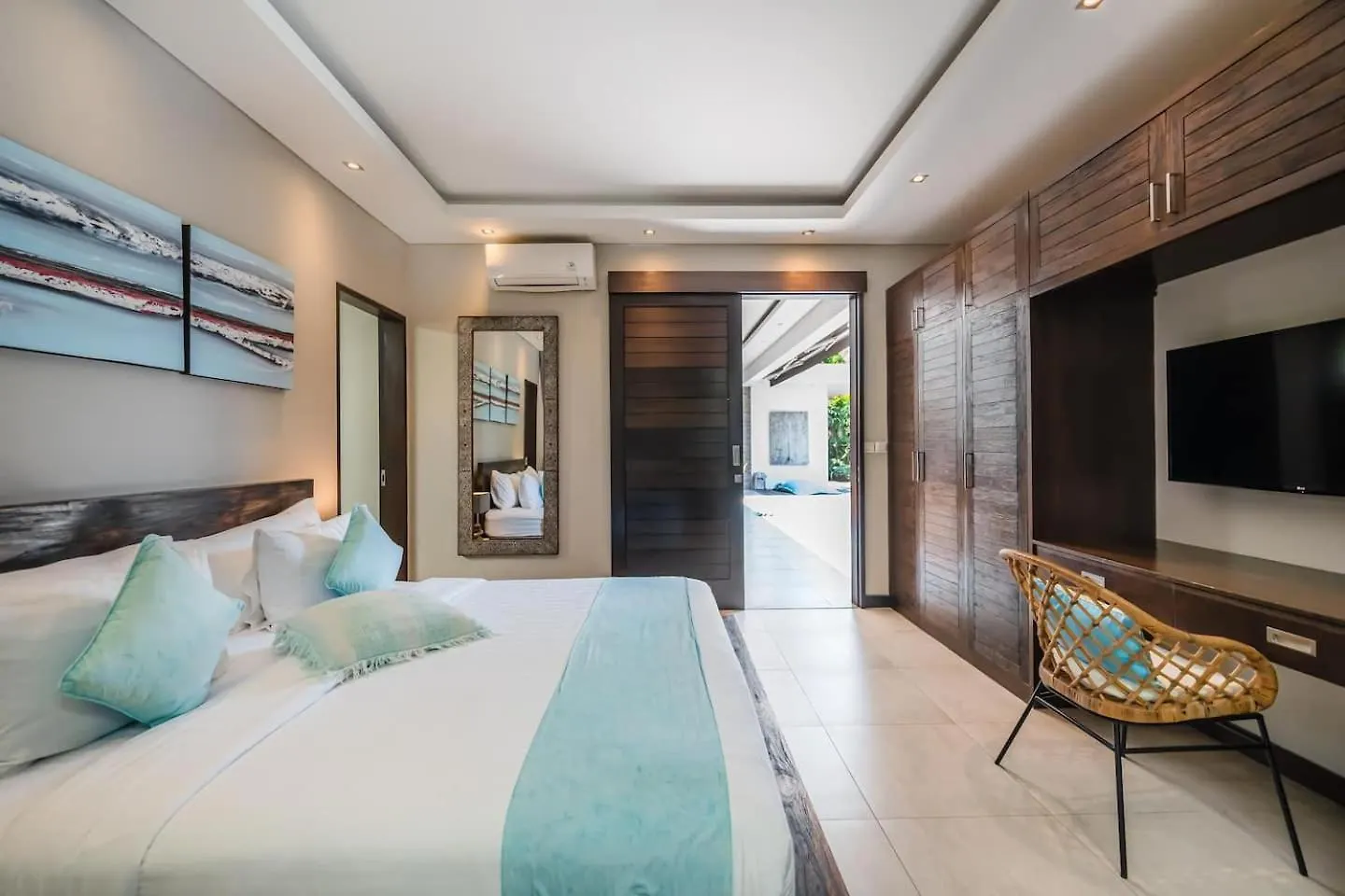 4 Bedroom Villa With Pool, Central Location Seminyak 0*, Seminyak (Bali)
